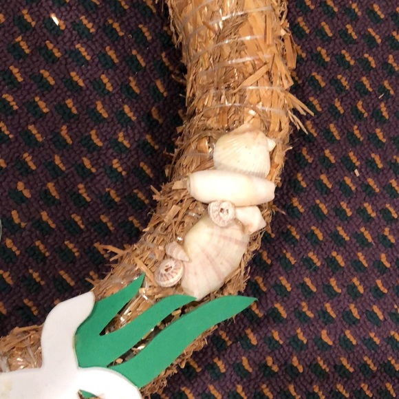 Handmade Seashell straw wreath for summertime door decor - Picture 10 of 16